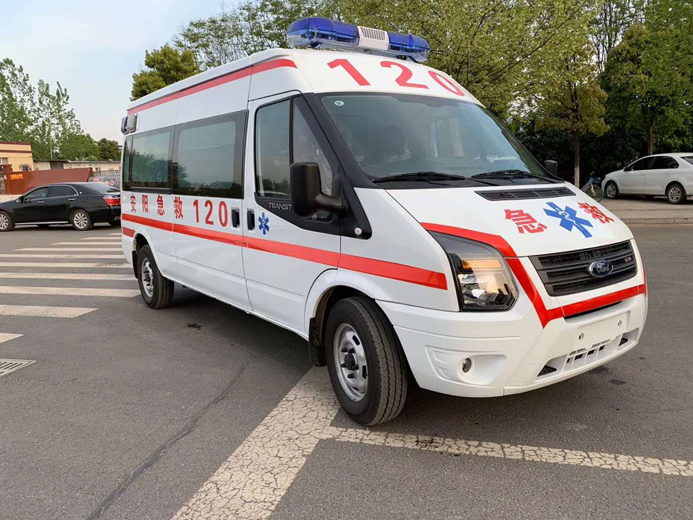 國(guó)六福特V348長(zhǎng)軸中頂救護(hù)車(chē)